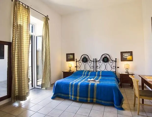 Hotel Maria Porto 3*