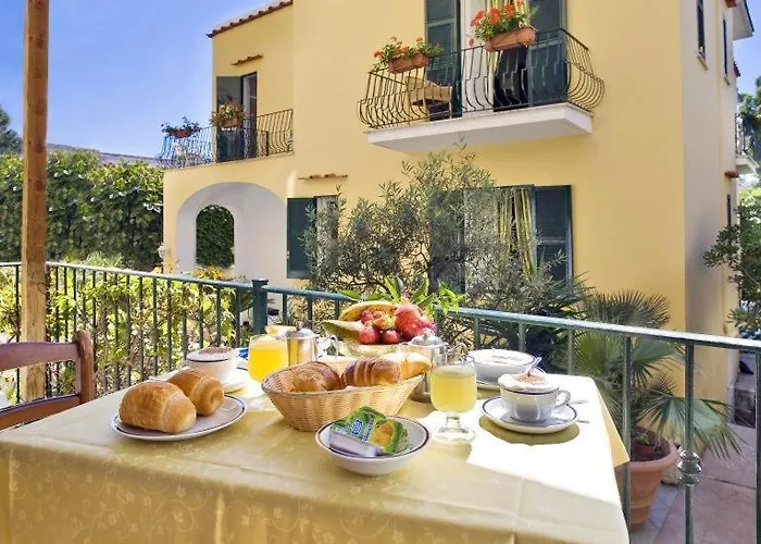 Hotel Maria Porto 3*